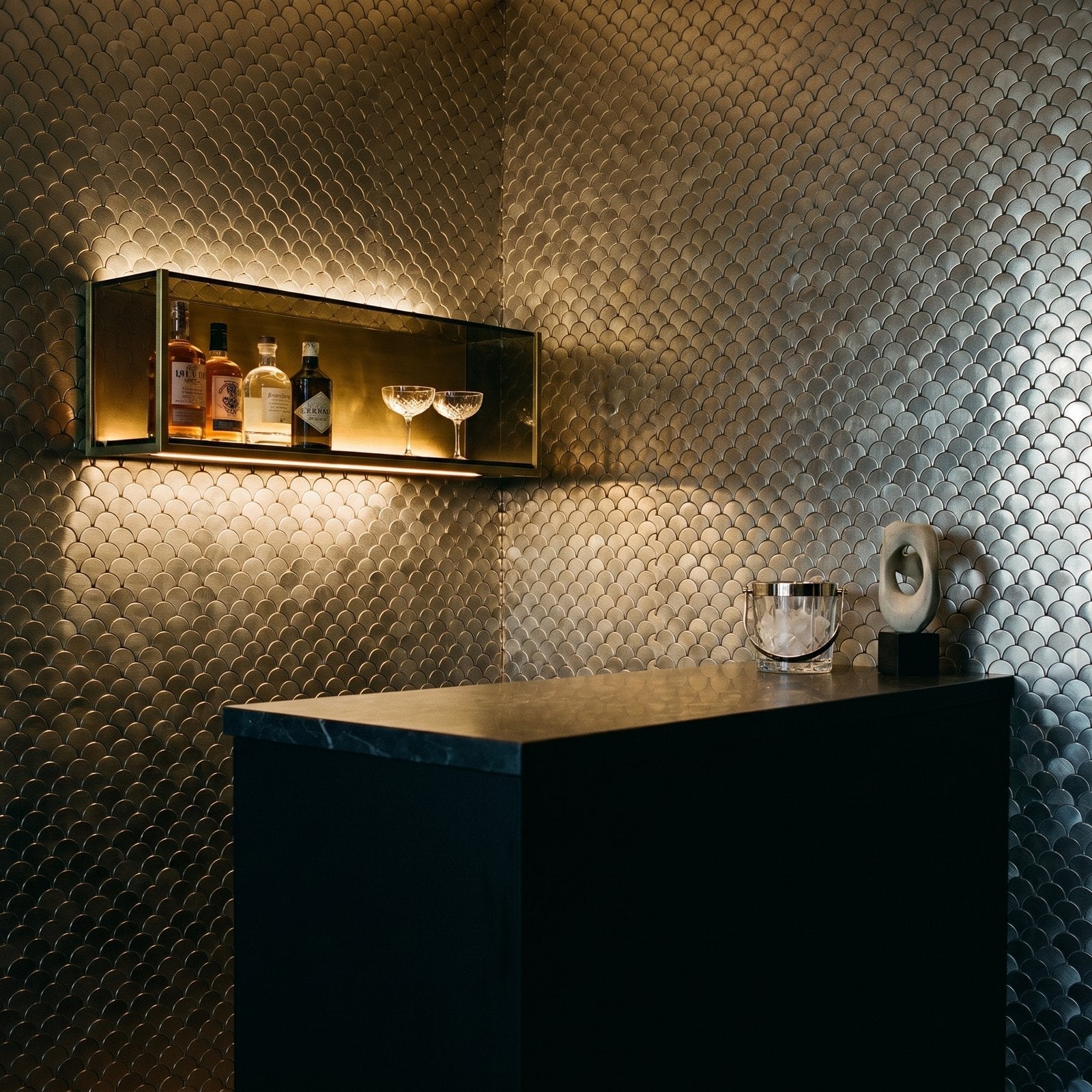 Fish Scale 3D Silver Peel & Stick Splashback | 28.8×29.8 cm | Self-Adhesive Mosaic Tile